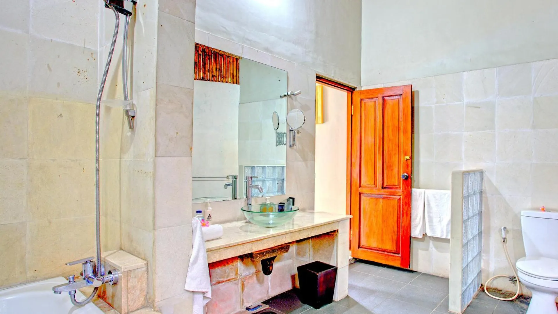 Villa Taman Rahasia, Sitara Villa Group Σεμινιάκ Ινδονησία